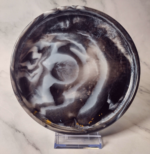 Decorative resin round tray with marbled swirl design